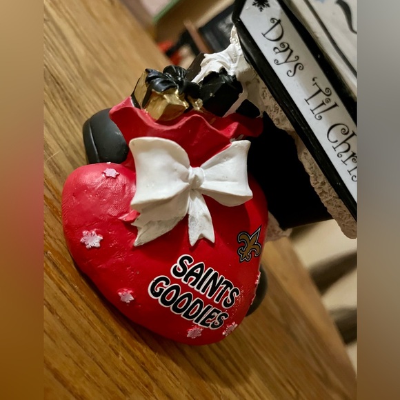 New Orleans SAINTS Snowman Christmas Countdown Calendar Statue - Picture 6 of 9